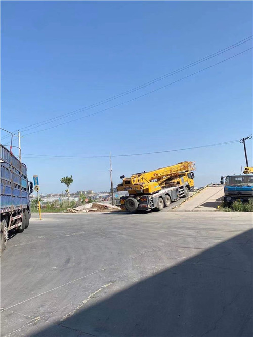 莱阳市25吨吊车的租赁价格大概是多少？