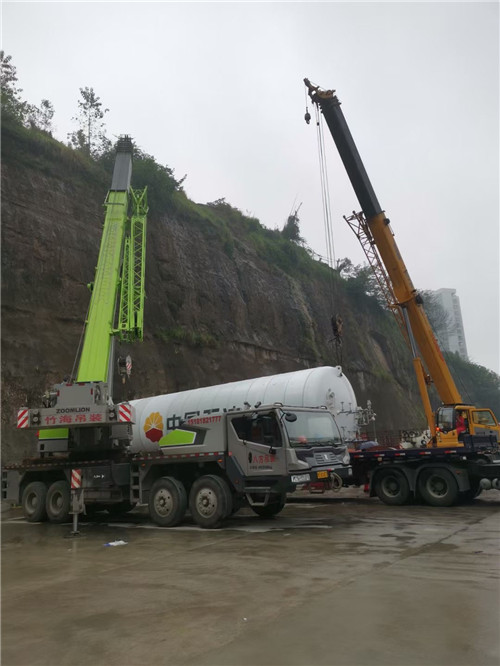 莱阳市“不怕风雨冻”—— 吊车的 “恶劣环境适应” 技术
